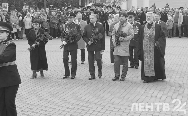 Гатчинский округ отмечает 81-ю годовщину Победы: митинги, эстафета и «Бессмертный полк»