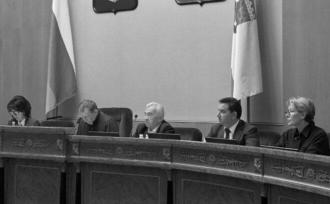 Александр Дрозденко проводит встречу с депутатами Законодательного собрания Ленобласти
